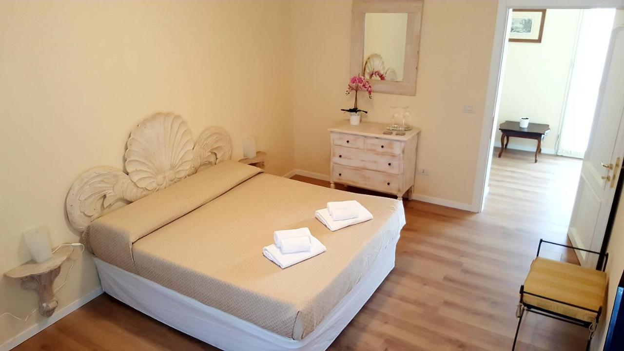 Double Room with Pool View,998593083:JPEG